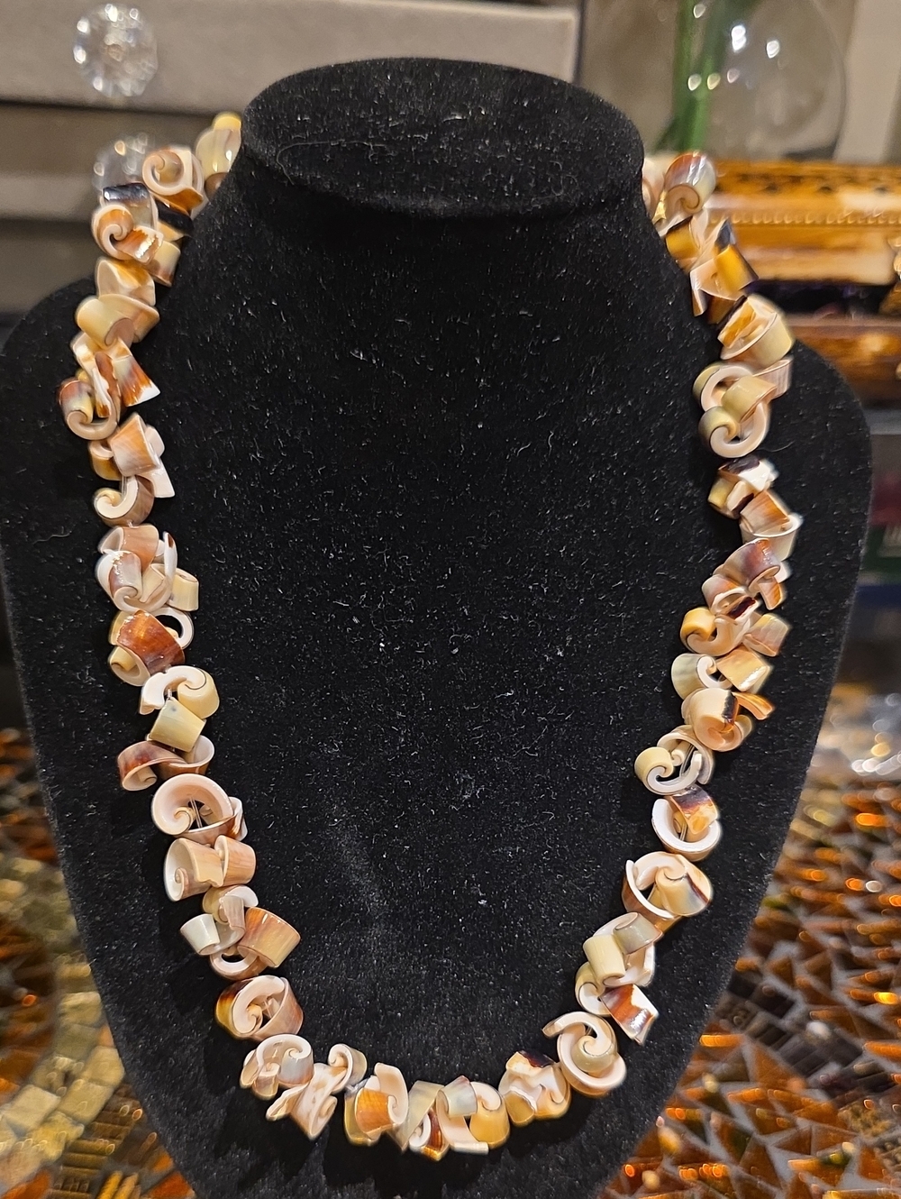 Vintage Shell Curl Necklace - Brown & Cream